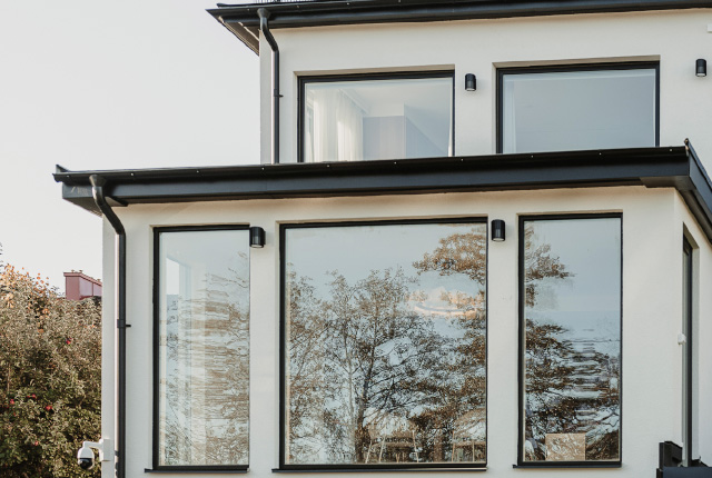 Svarta panoramafönster